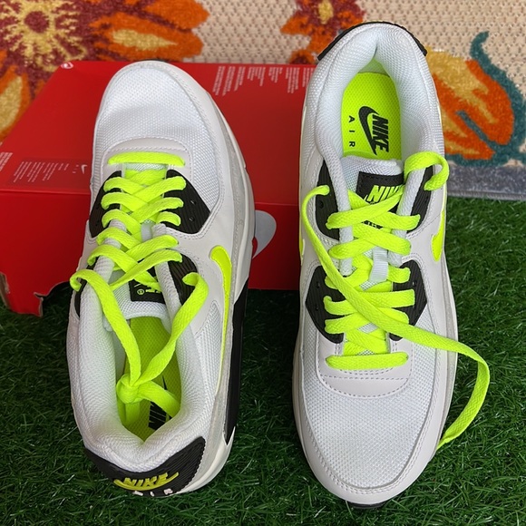 Nike Air Max 90 LTR Leather White Volt WMNS White/Volt-Black-Pure Platinum - Picture 15 of 16